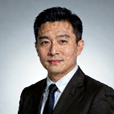 B体育平台创始人兼CEO张明 - 身着商务正装的专业人士肖像